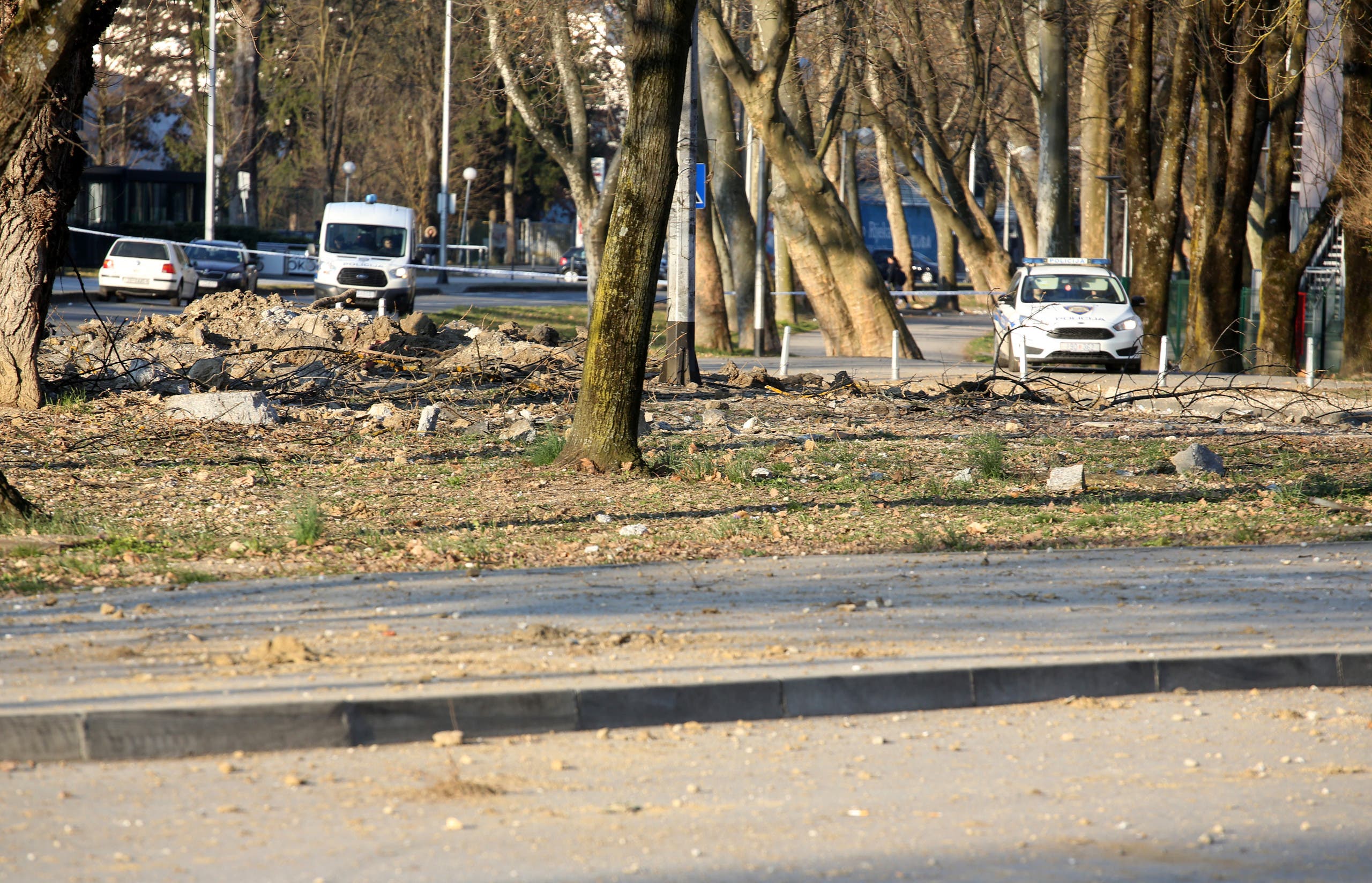 حطام الطائرة التي سقطت في زغرب